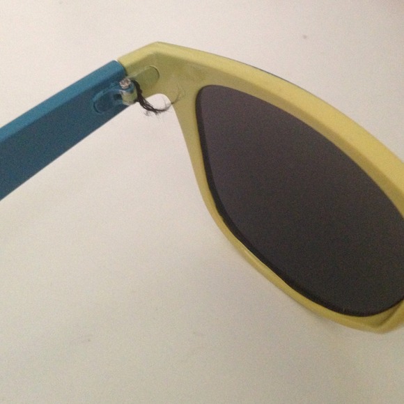 Color Sunglasses - Picture 2 of 2