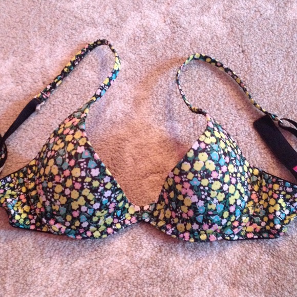VS PINK Scoopneck Push-up Bra