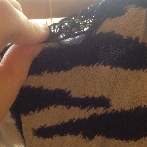 Zebra top - Picture 2 of 4
