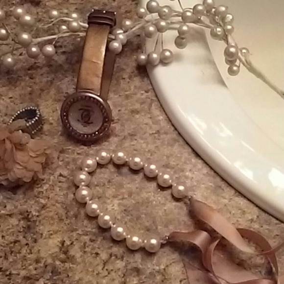 Jewelry - Picture 4 of 4