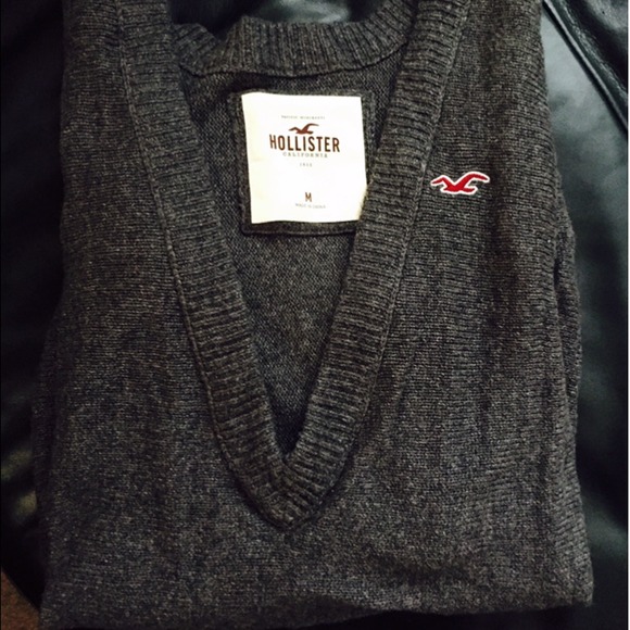 New without tags Hollister sweater! ❄️