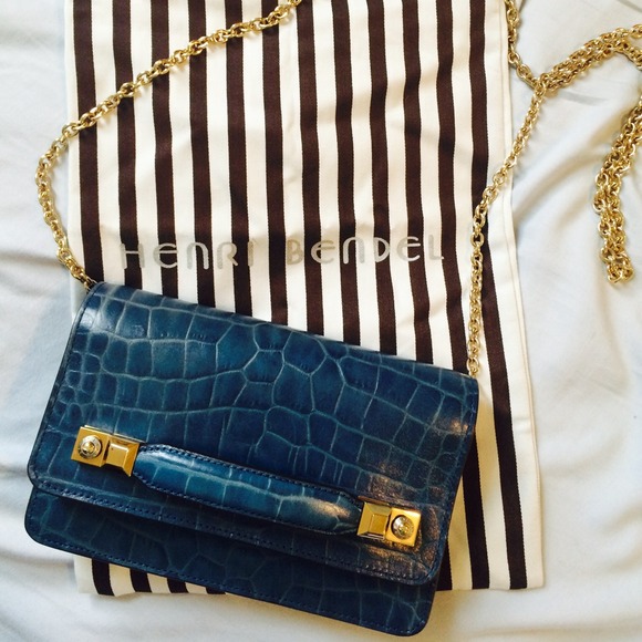 Henri Bendel crossbody purse