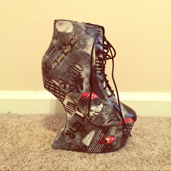 Stylish platform boots!