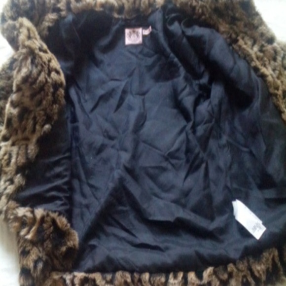 Coat - Picture 2 of 4