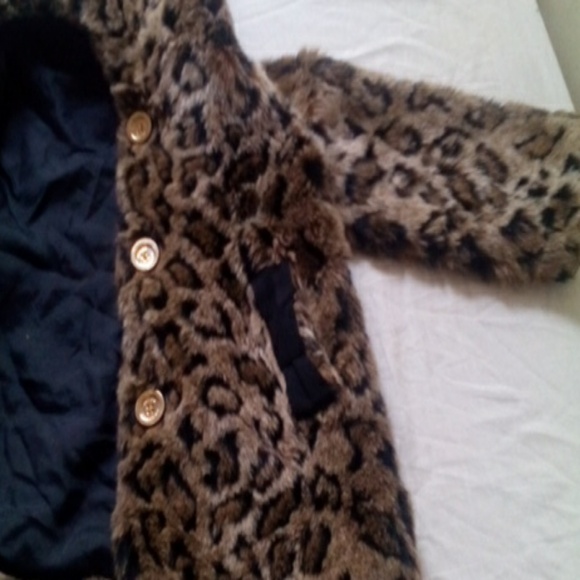 Coat - Picture 3 of 4