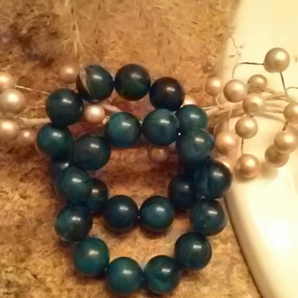 Jade color jewelry - Picture 2 of 4