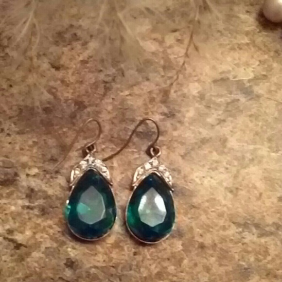 Jade color jewelry - Picture 4 of 4