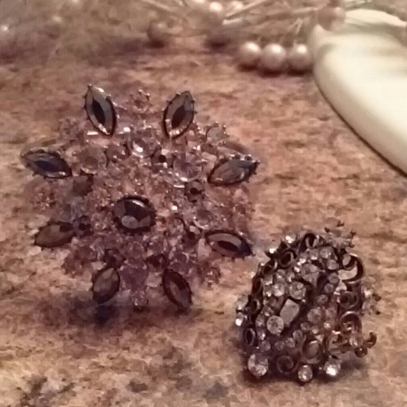 Jewelry - Picture 2 of 3