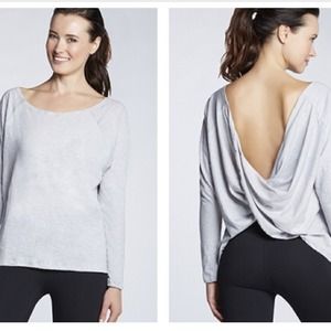 NEW Fabletics Switch back tee in grey.