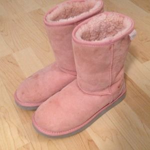 Pink 100% wool boots