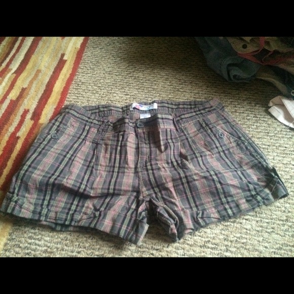 Super cute plaid shorts