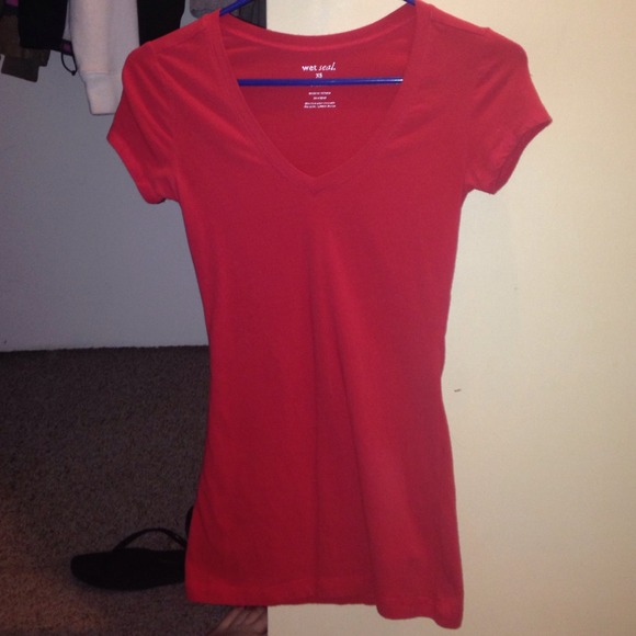 Red vneck Tshirt
