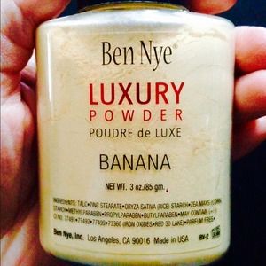 Ben Nye Banana Setting Powder