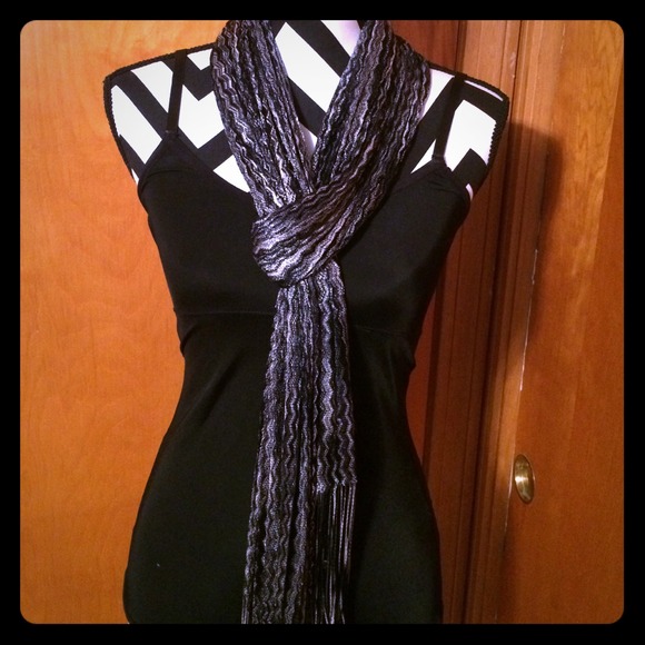 Black and grey scarf