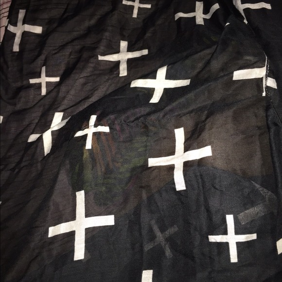 Cross pattern scarf - Picture 2 of 3