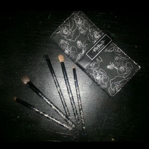 KAT VON D TRAVEL BRUSH SET