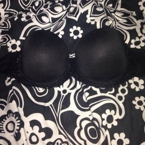 Black strapless bra NWOT
