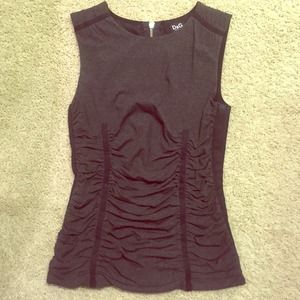 D&G gray sleeveless shell tank.
