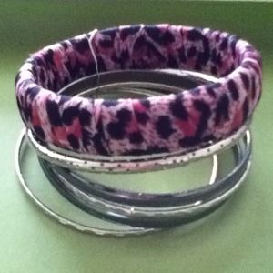 🎉🎉NEW ITEM! Pink Leopard and Silver Bangles