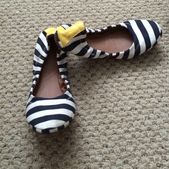 💥💢REDUCED💥💢 LUCKY BRAND flats