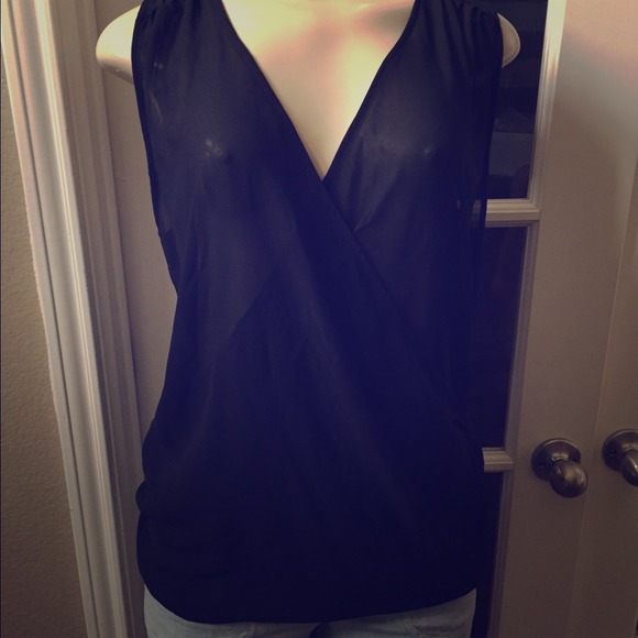 Black Sleeveless Top.