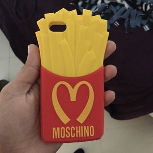 MOSCHINO IPHONE 5/5s CASE!!!