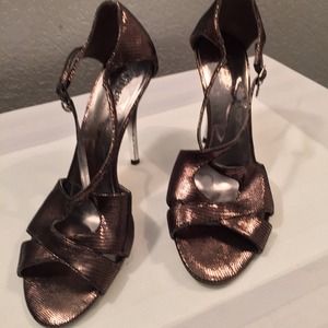 Marciano Guess 4" heels copper w/ silver heels