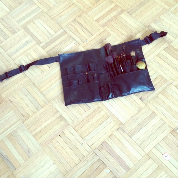 Proffesional makeup brush belt