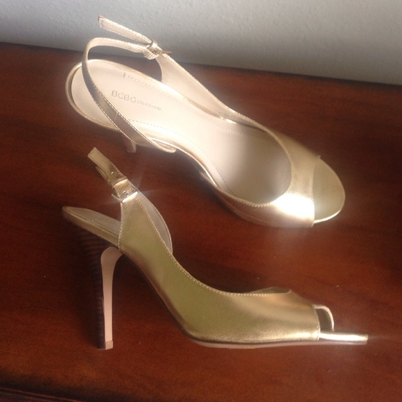 BCBG sexy gold strappy heels - Picture 1 of 4