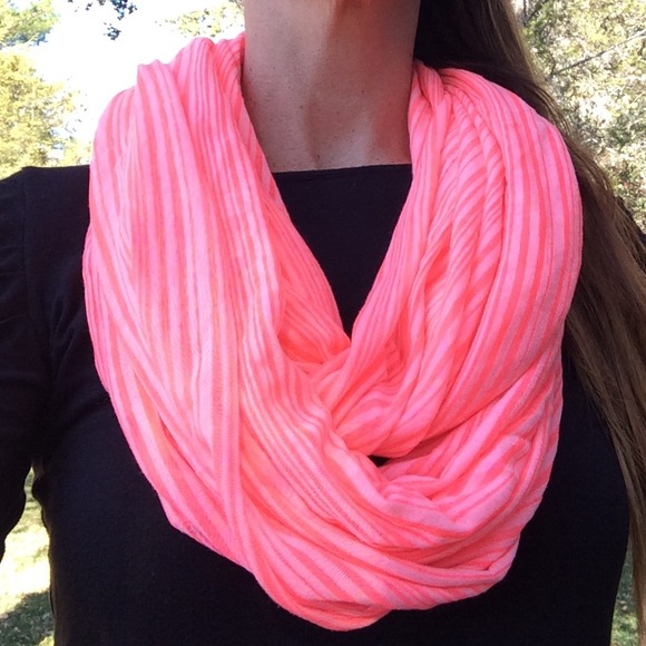 Gap Bright pinky coral infinity scarf