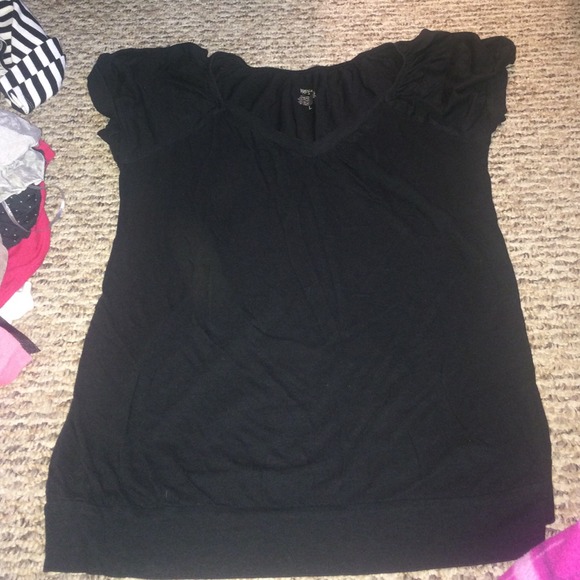 Cute black top