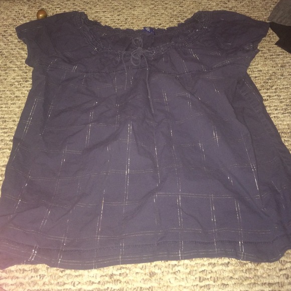 Navy top!