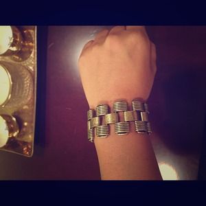 BCBG MaxAzria  BRACELET 🌟