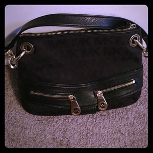 Michael Kors Hand Bag !!
