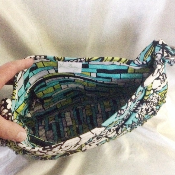 Vera Bradley Bags - Island Blooms Saddle Up Cross Body Hipster NWOT Vera Bradley Bags - Island Blooms Saddle Up Cross Body Hipster NWOT