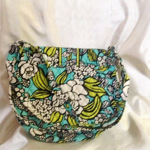 Vera Bradley Bags - Island Blooms Saddle Up Cross Body Hipster NWOT Vera Bradley Bags - Island Blooms Saddle Up Cross Body Hipster NWOT