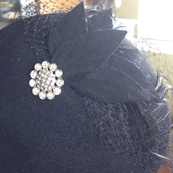 Adorable hat! - Picture 2 of 3