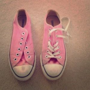 🎉🎉🎉 clearance!!! Pink converse
