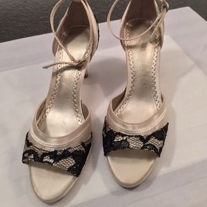 White House /Black Market  cream w/black lace
