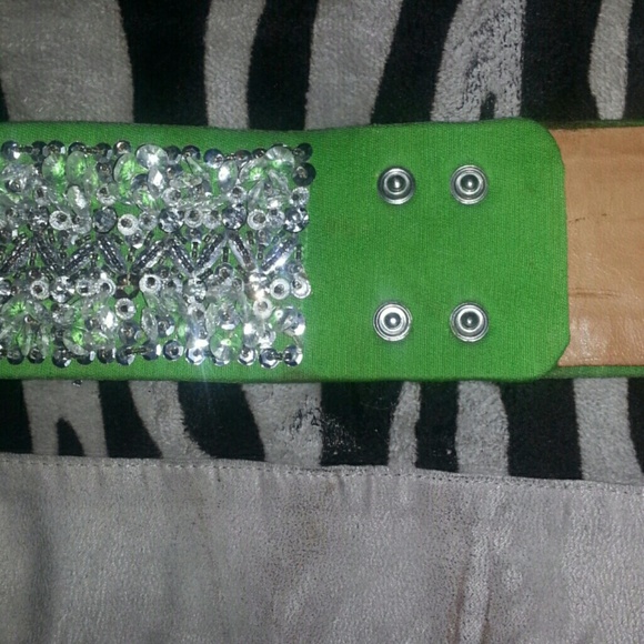 Vintage beaded lime green belt - Picture 3 of 3