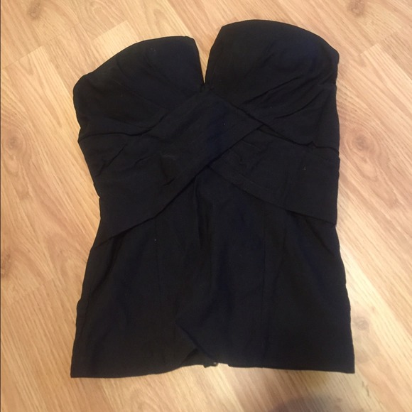 Black deep v front top w rouching - Picture 2 of 3