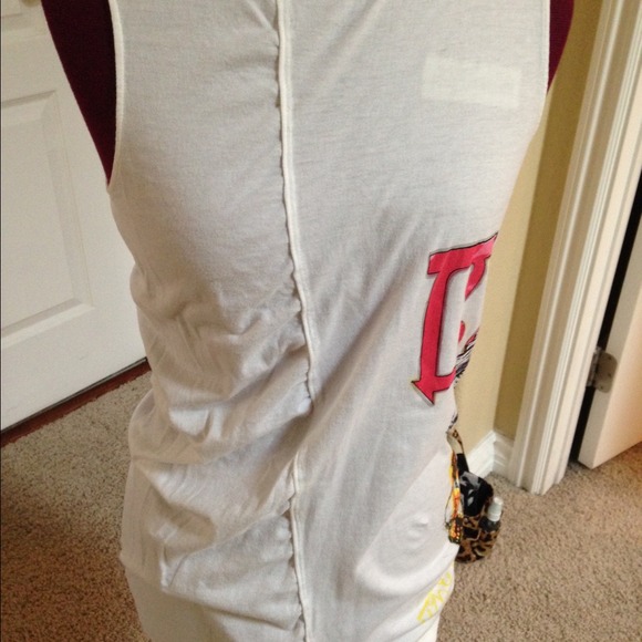 L.A.M.B - Picture 3 of 3