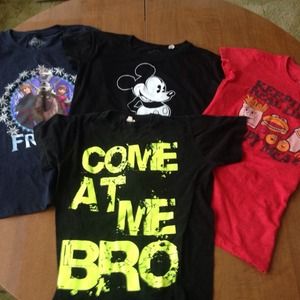 Lot of 4 graphic tees!