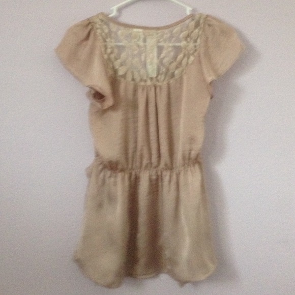 Beige Top - Picture 2 of 2