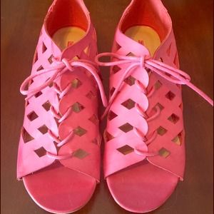 C Label Pink Wedges