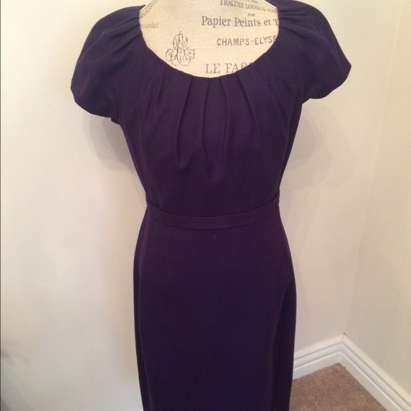 🚫sold in a bundle🚫Purple Tahari Dress!
