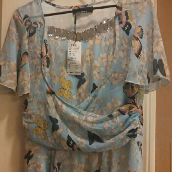 Size  different  Long butterfly Gorgeous dress - Picture 2 of 4