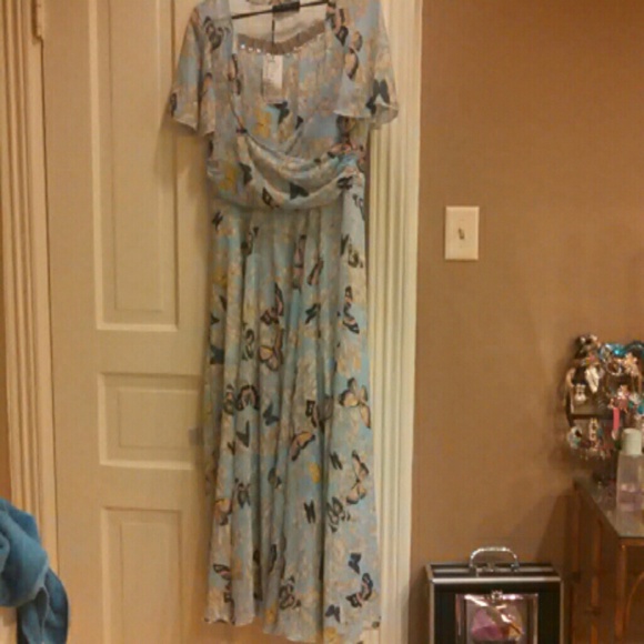 Size  different  Long butterfly Gorgeous dress - Picture 3 of 4