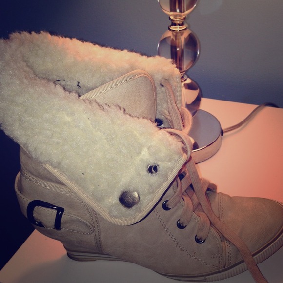 winter wedged booties