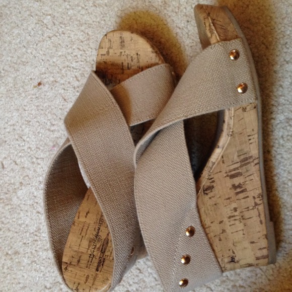 Wedge heels